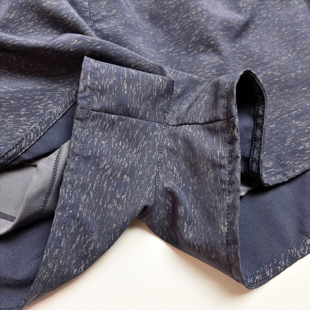 Lorna Jane Zip It Perforated Run Short Lined Grey Foil XXL - Picture 6 of 9